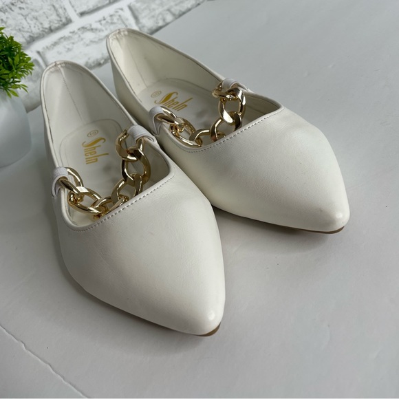 Vegan Leather Chain Detailing Pointed Toe Flats - Picture 7 of 11